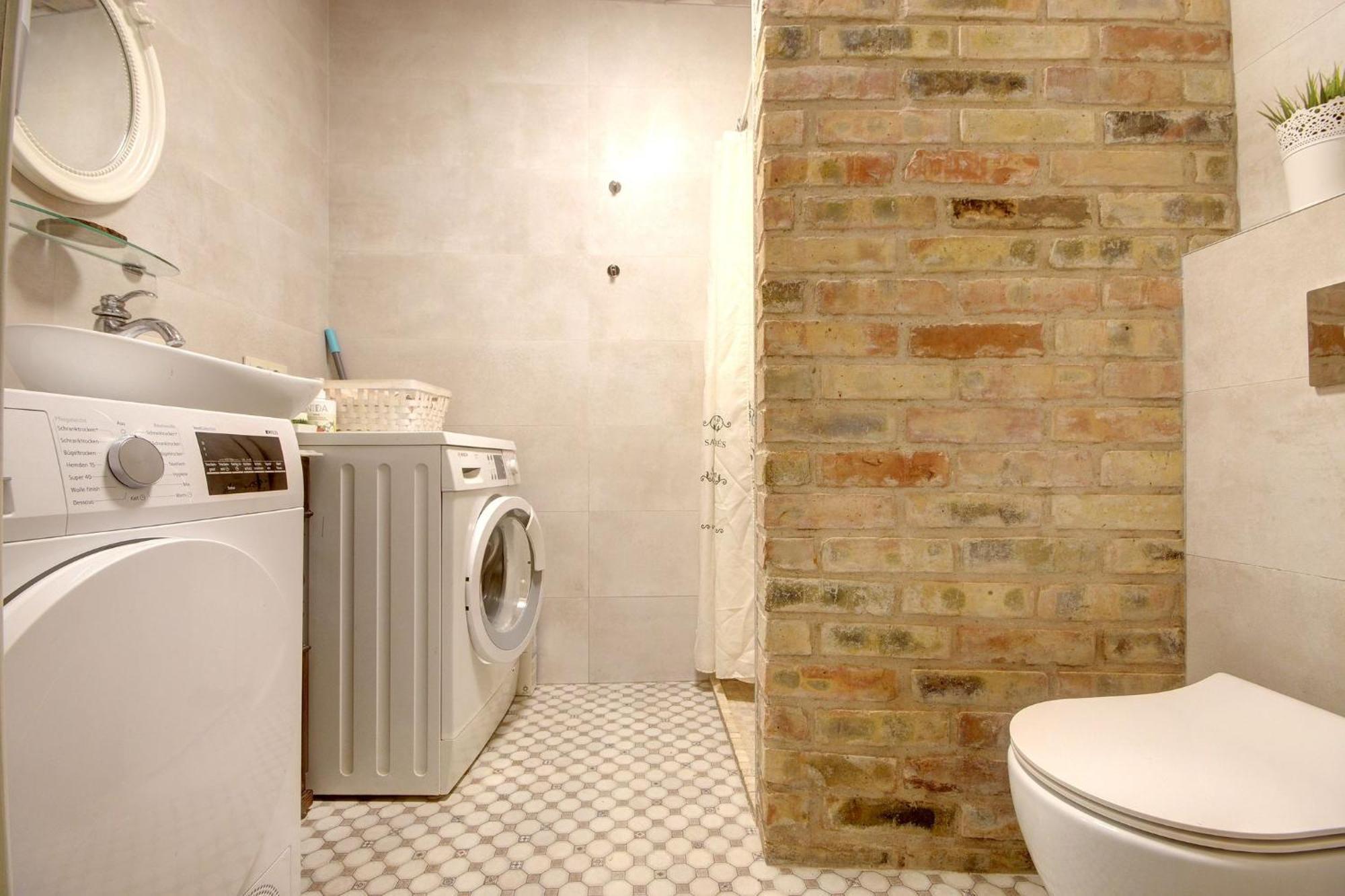 Historical Apartments X Free Parking Self Check In 24X7 By H&H Вильнюс Экстерьер фото
